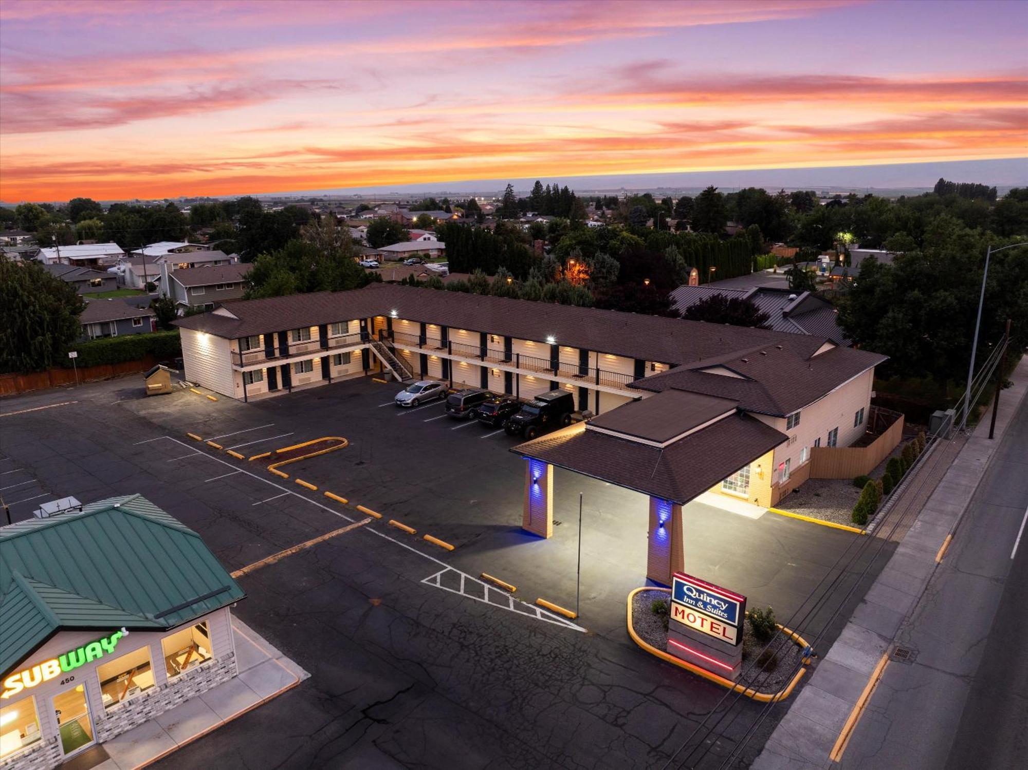 Quincy Inn And Suites Eksteriør billede