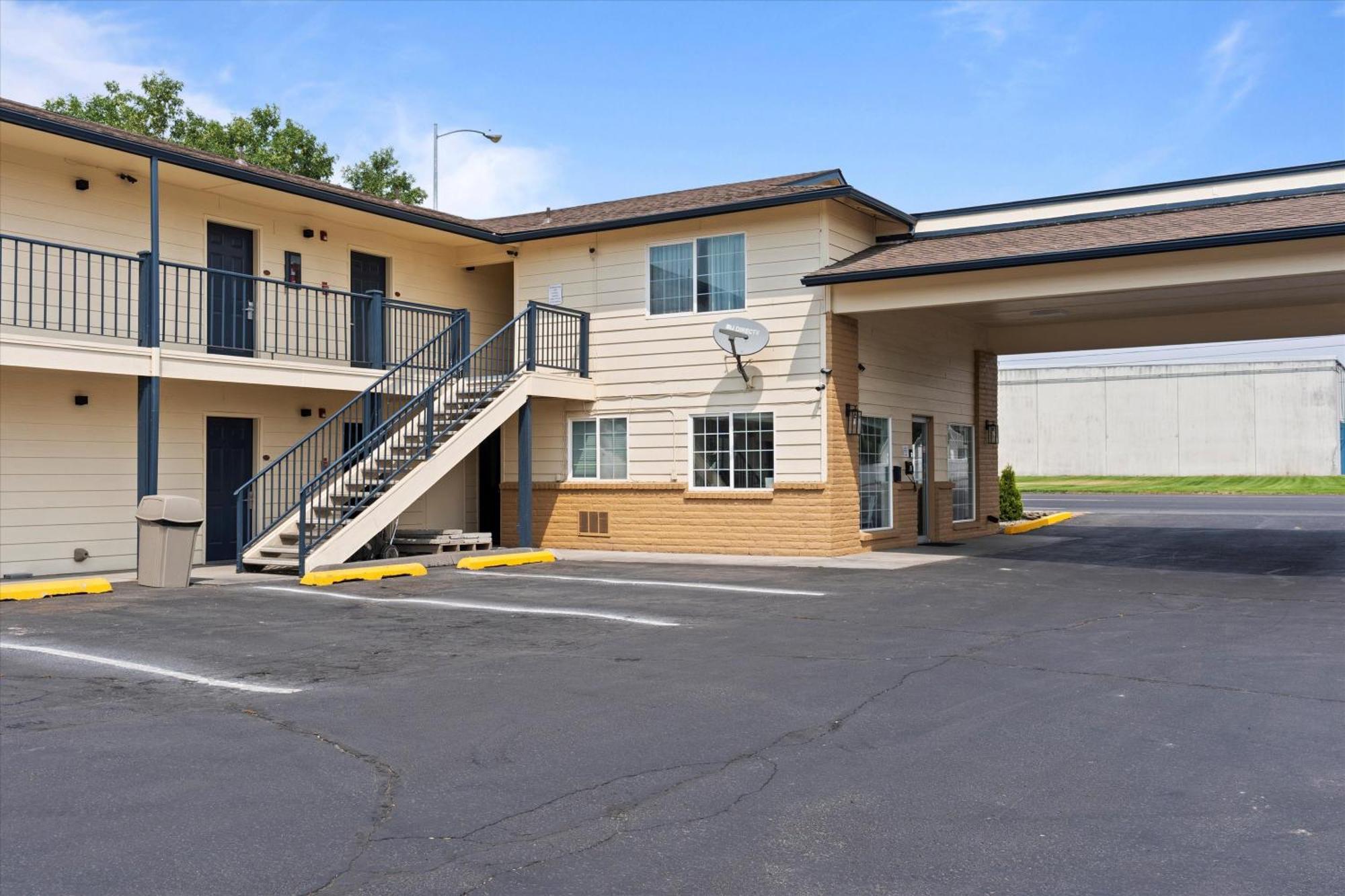 Quincy Inn And Suites Eksteriør billede