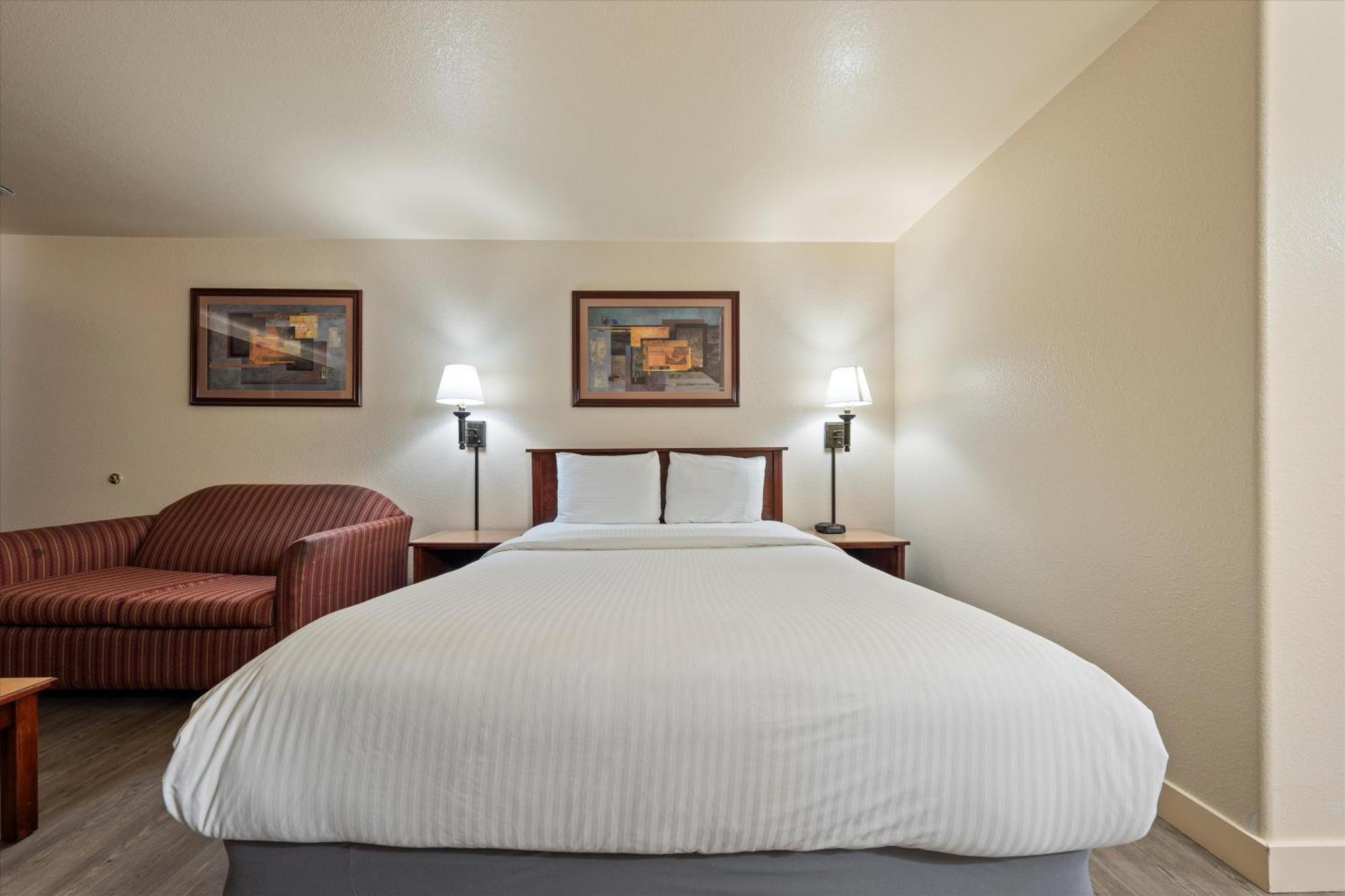 Quincy Inn And Suites Eksteriør billede