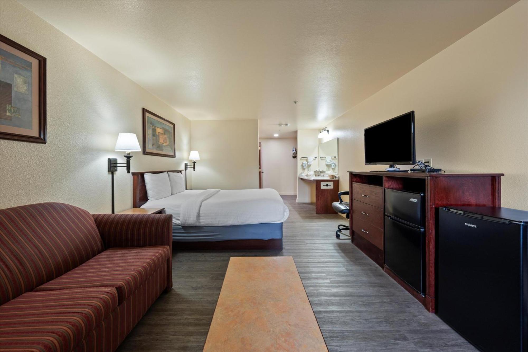 Quincy Inn And Suites Eksteriør billede