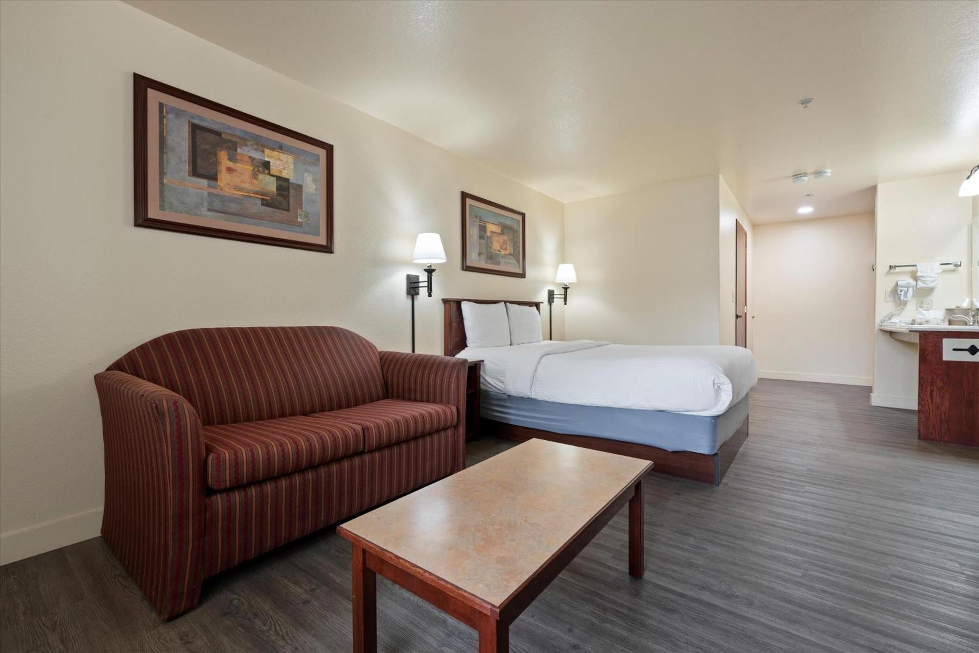 Quincy Inn And Suites Eksteriør billede
