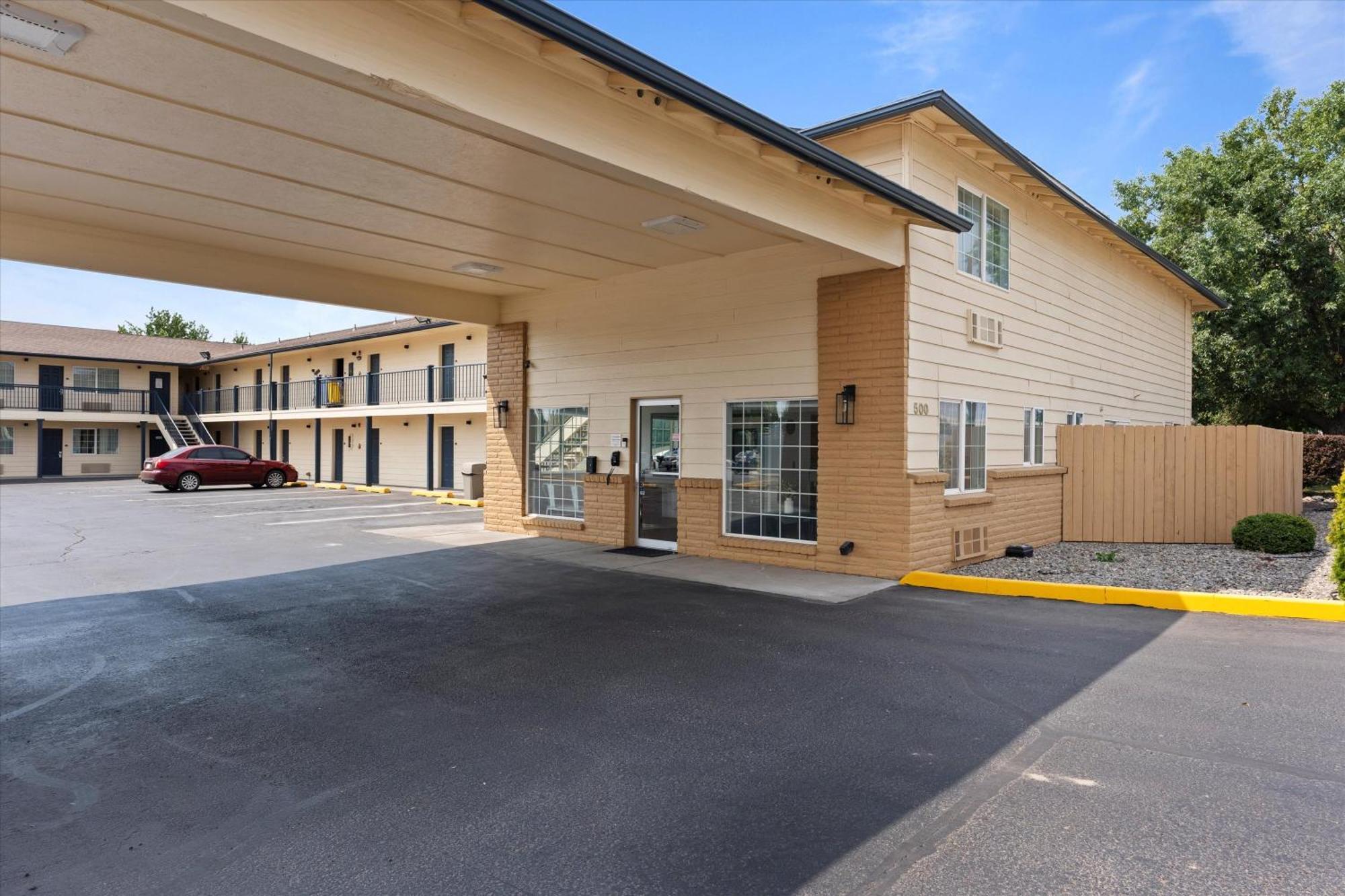 Quincy Inn And Suites Eksteriør billede
