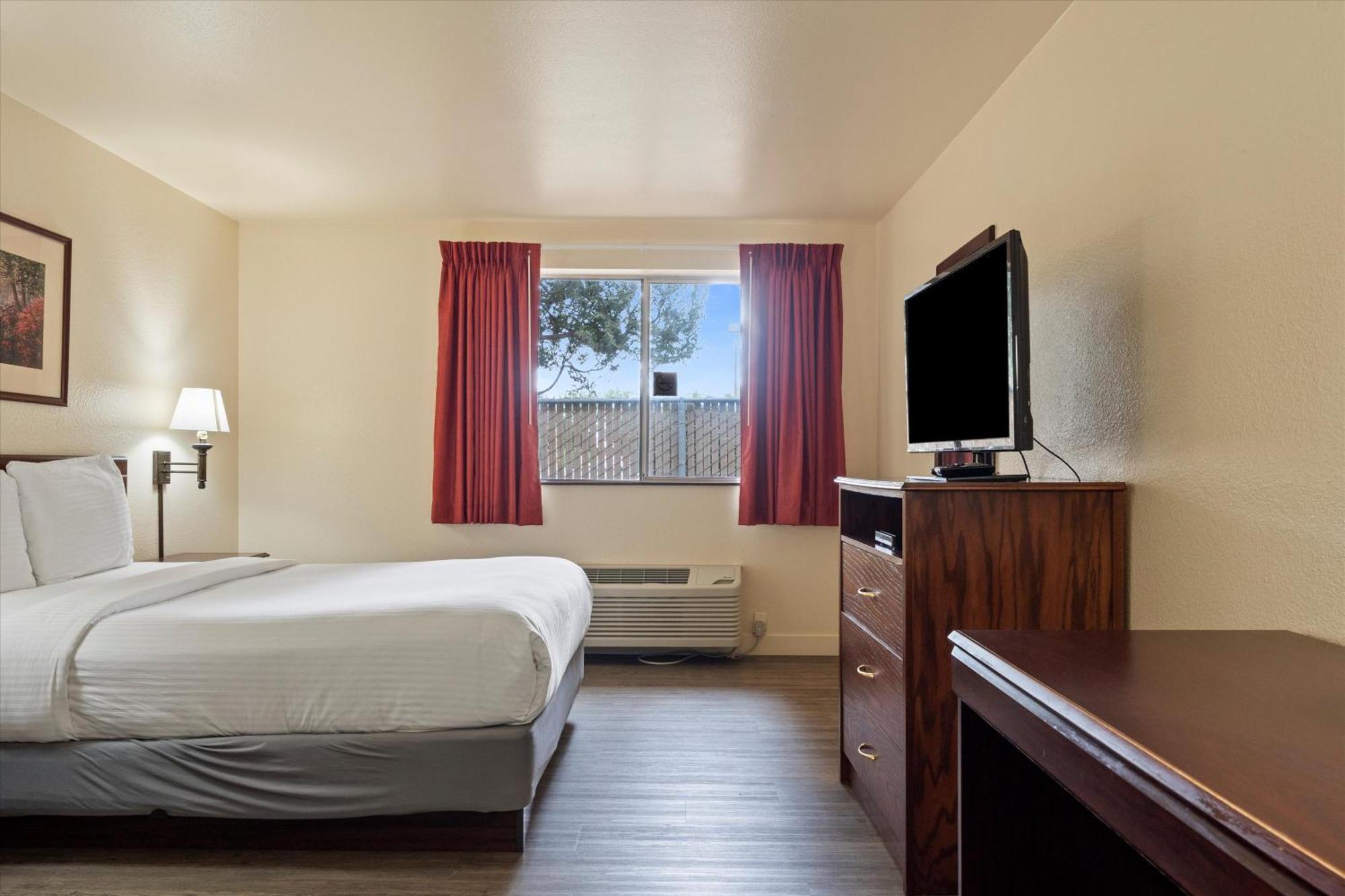 Quincy Inn And Suites Eksteriør billede