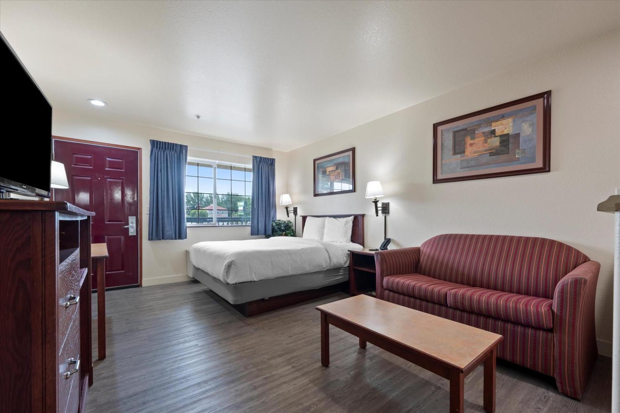 Quincy Inn And Suites Eksteriør billede
